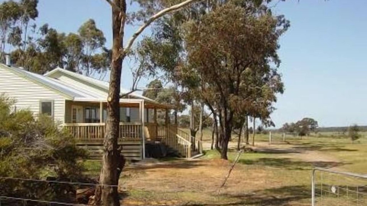 Dunolly Other | Ironbarks - Self Catered Farmstay