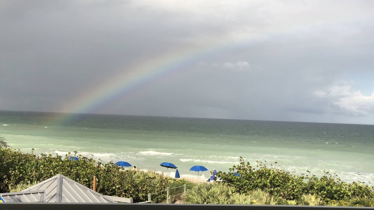 Stuart Condo | IRP Beachfront Paradise - Pets Welcome! Ocean Club Members - golf/tennis/fitness
