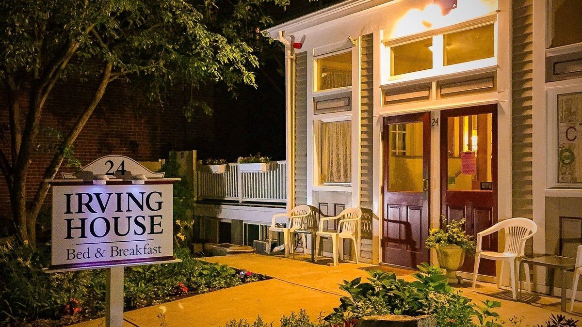 Mid-Cambridge Bed & Breakfast | Irving House At Harvard