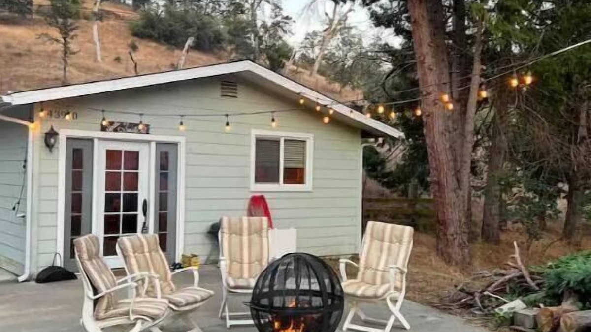 California Hot Springs Cabin | Isaaks Trails End Cabin Retreat in Pine Flat