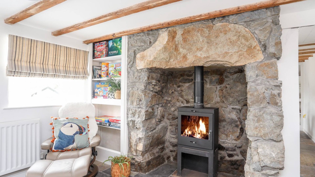 Llanengan Cottage | ISFRYN, pet friendly, character holiday cottage in Abersoch