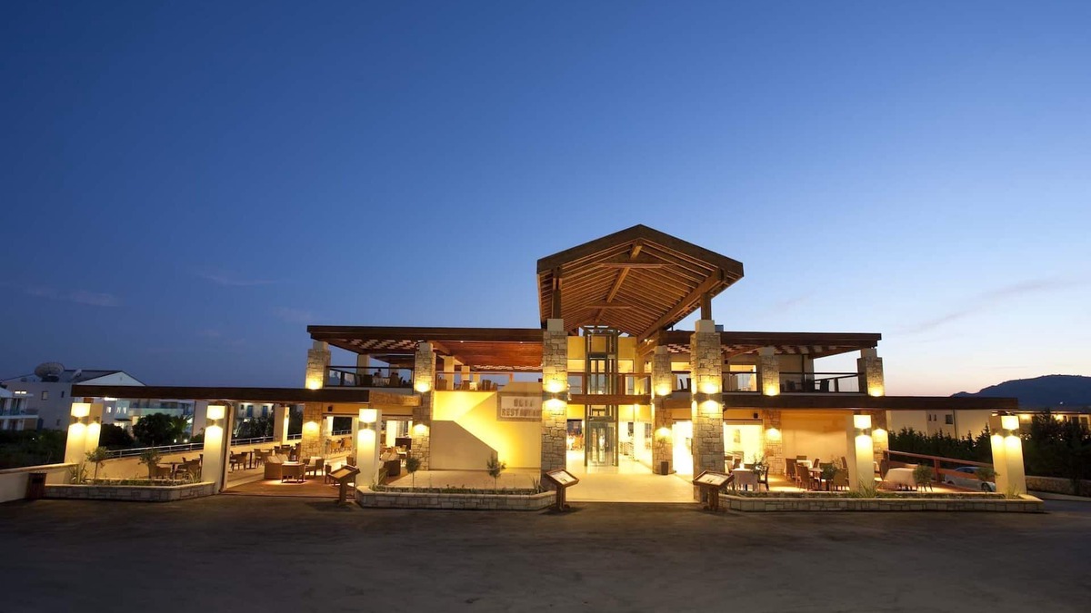 Pefkos Apartment | Island Blue Hotel