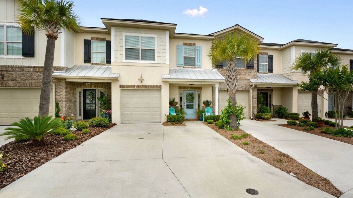 Epworth Acres House | Island Breeze | Luxury Townhouse | Free Bikes | Bring Your Boat Marina Close By