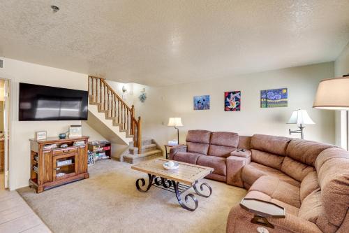 Nautical Estates Apartment | Island Condo with Pool Access in Lake Havasu City!
