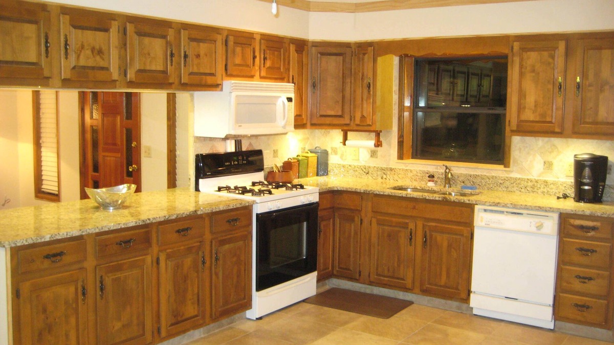 Edgar House | Island Lake Redwood Cottage With Canoe and Grill: Relax, Swim, Fish, Ski, Enjoy