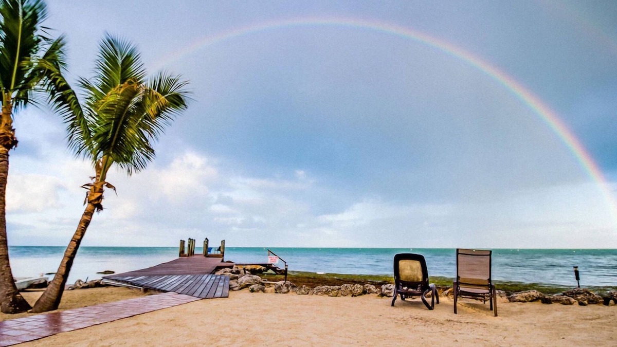 Long Key Hotel | Island Retreat 3BR: Canal Views, Full Kitchen, Private Pool & Paddle Board Fun!