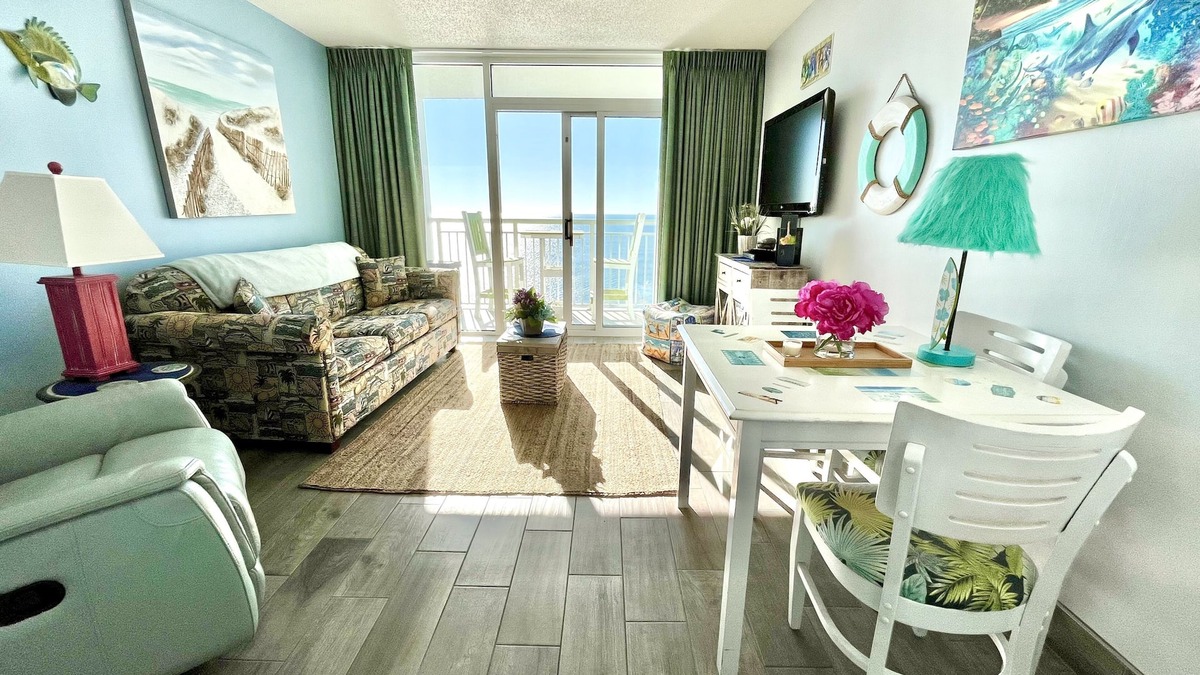 Myrtle Beach Condo | 💎ISLAND TIME Dolphin Shack; Gorgeous Direct Oceanfront Balcony King Luxury Bed
