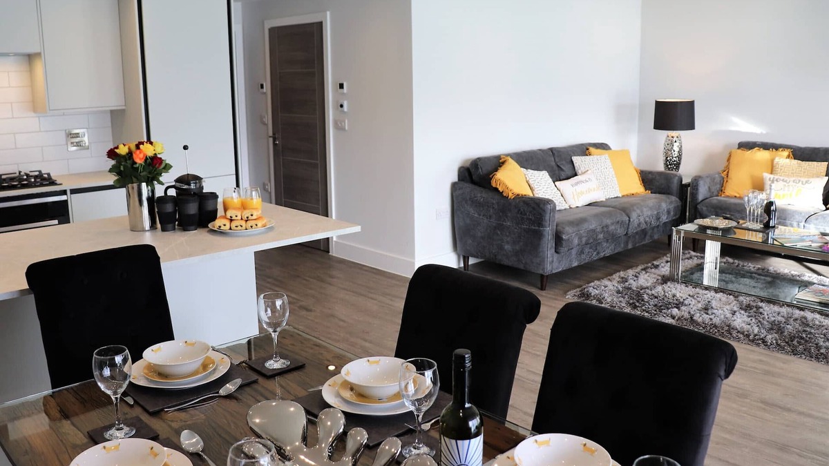 Sandown Apartment | Island Time