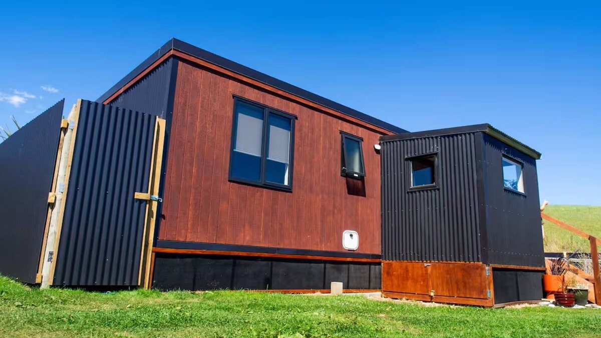 Orepuki House | Island Time. Off Grid Tiny House at Monkey Island