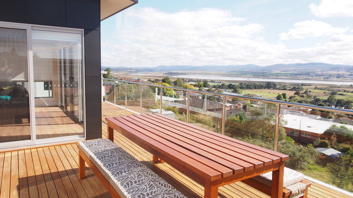 Riverside House | Island View House, AUGUST VOUCHER SPECIAL! Family friendly, beautiful views!