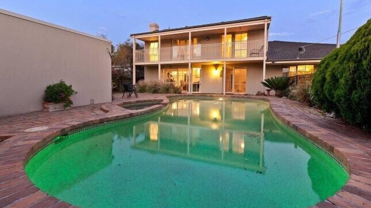 Frankston House | Isle of Serenity - Mainhouse