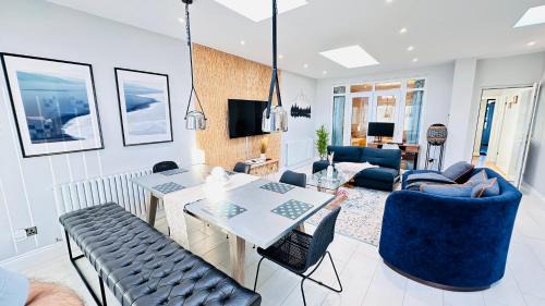 London Borough of Hounslow House | Isleworth House London by Smart Corporate Stays