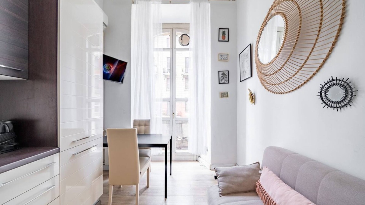 Zona Farini Apartment | Isola and Garibaldi District Lovely Apartment