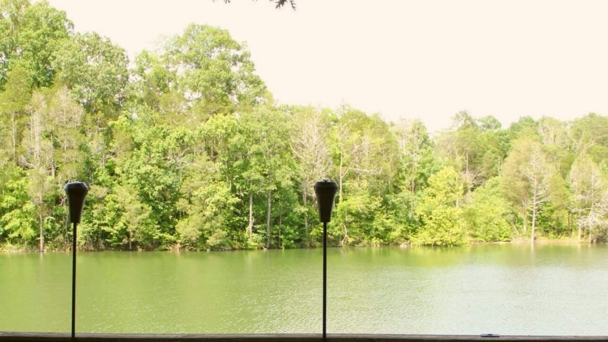 La Follette House | 🚤 ISOLATION VACATION! Lakefront Getaway w/Dock, Hot-Tub, Pool Table