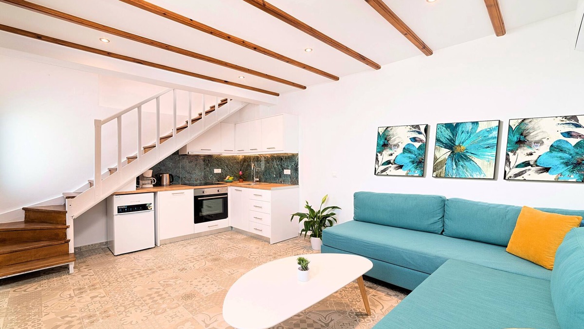 Istron House | Istron Beachside Maisonette