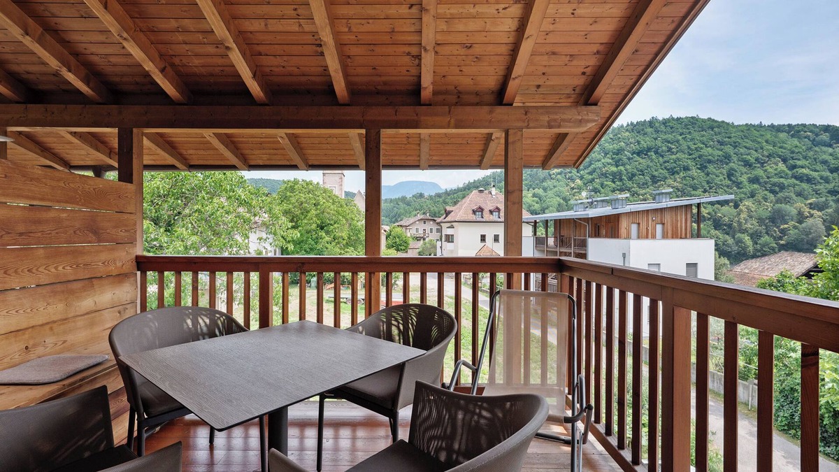 Castelvecchio Alto Apartment | Holiday Apartment 'Schwalbennest' with Mountain View, Wi-Fi and Air Conditioning