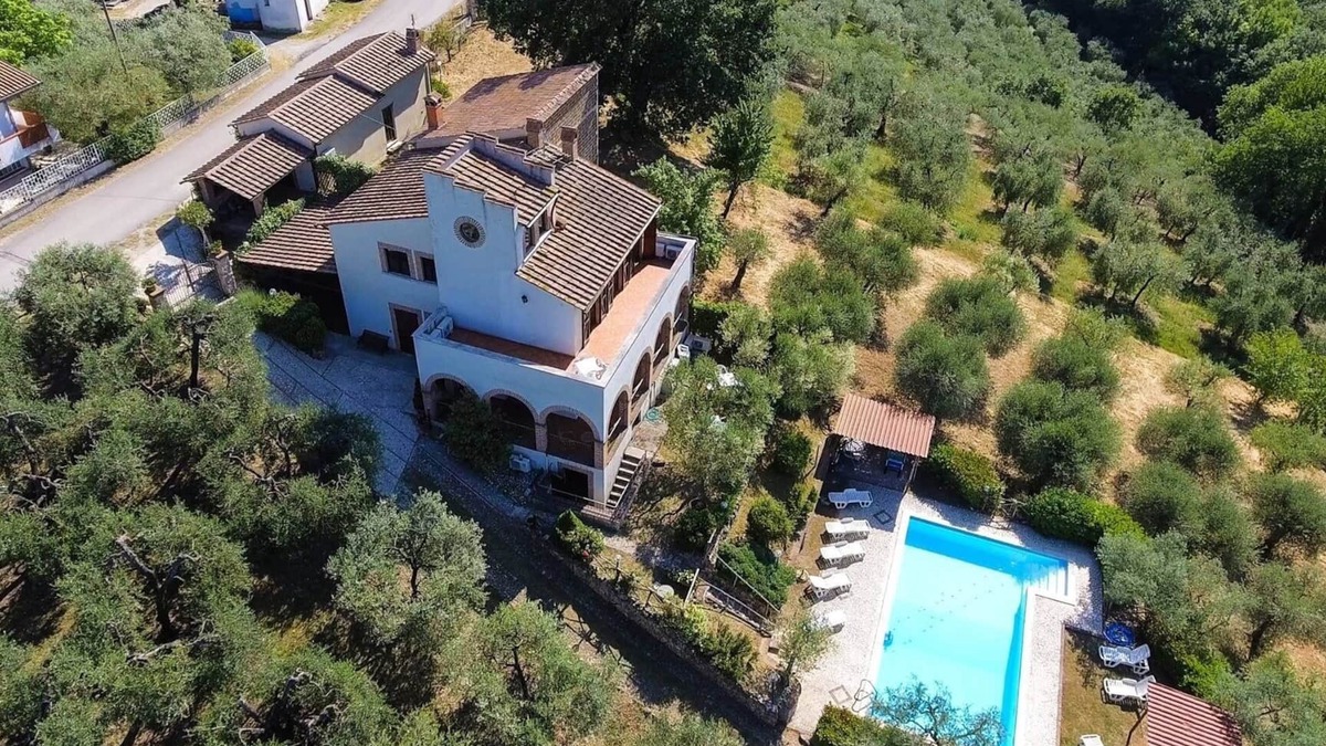 Castel dell’Aquila Villa | * VILLA in UMBRIA divided into 5 independent rooms + swimming pool + billiards *