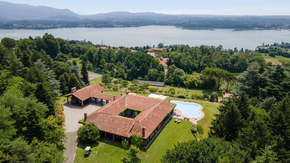 Eupilio Villa | LIVE MAGICAL HOURS IN A UNIQUE PLACE FULL OF COMO LUXURY, ENCHANTING ATMOSPHERE!