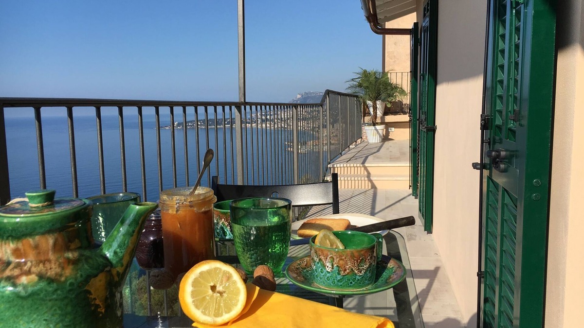 Ventimiglia Apartment | House in Grimaldi. Spectacular view on the French Riviera with rooftop terrace!