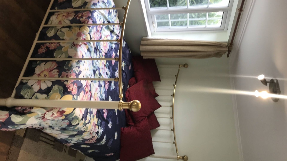 Fairlop Apartment | It has a private garden