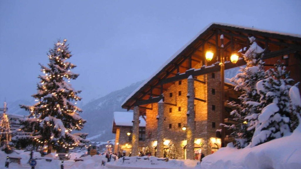 Val-d'Isere Apartment | It is a 36-sq.m flat where can accommodate 4 people.