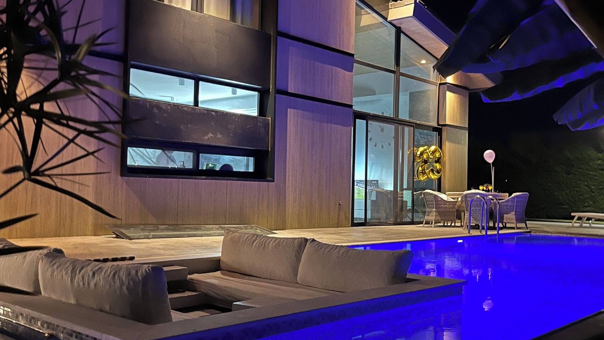 Dalyan Mahallesi Villa | It is villa in izmir çeşme special hot swimming pool jakuzzi sauna gym 5-bedroom