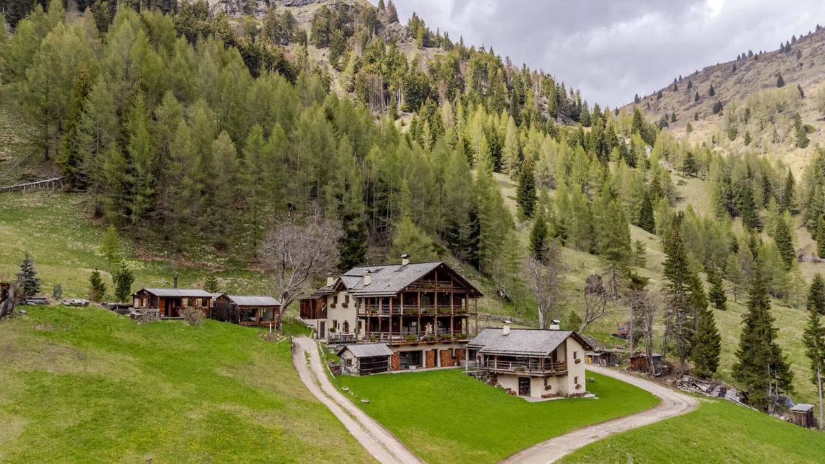 Livinallongo del Col di Lana Ski Chalet | Chalet Dolomites: Ski&Spa Deluxe - Chalet Dolomites Luxe: Spa & Pools