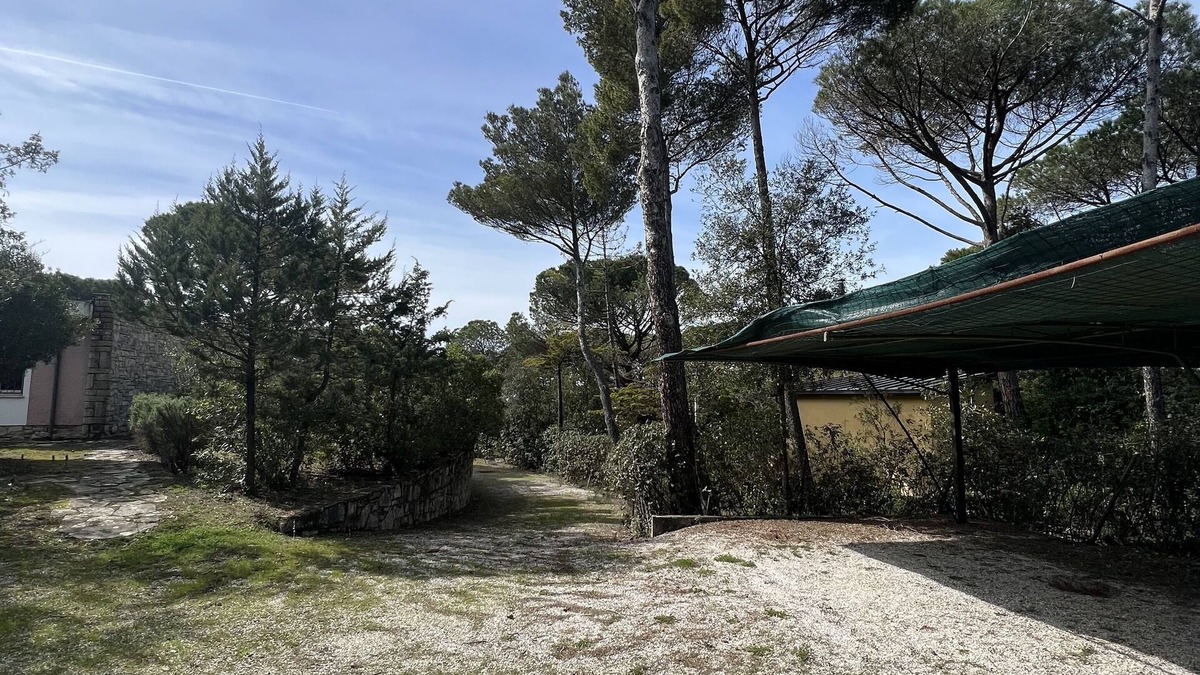 Marina di Castagneto Carducci Villa | Villa con 4 Camere da Letto a 200 Metri dal Mare