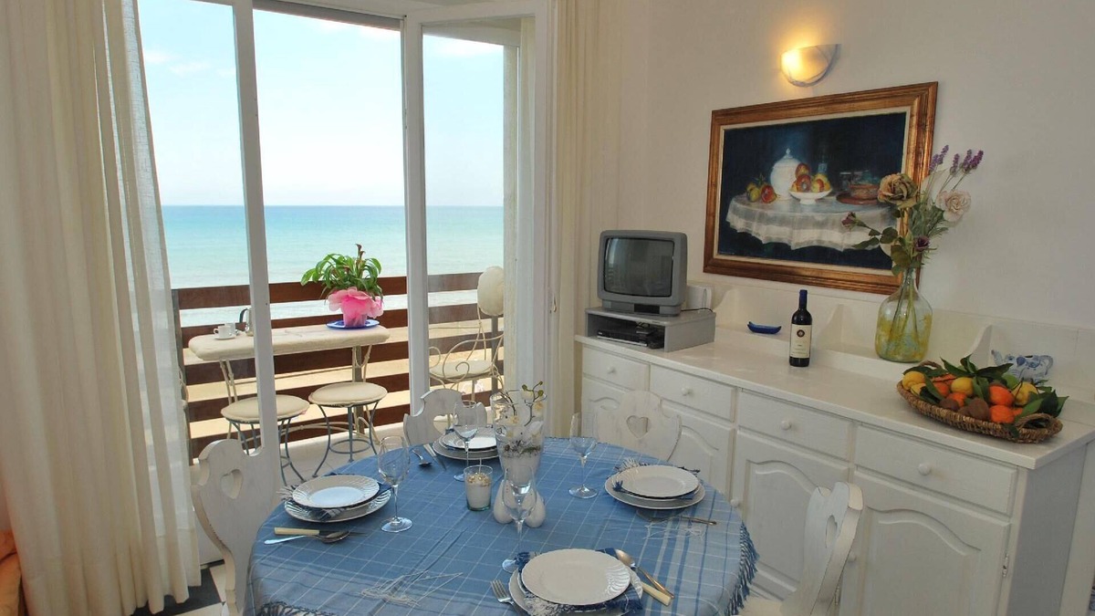 Marina di Castagneto Carducci Apartment | Holiday apartment Marina di Castagneto Donoratico for 1 - 5 persons with 1 bedroom - Holiday apartme