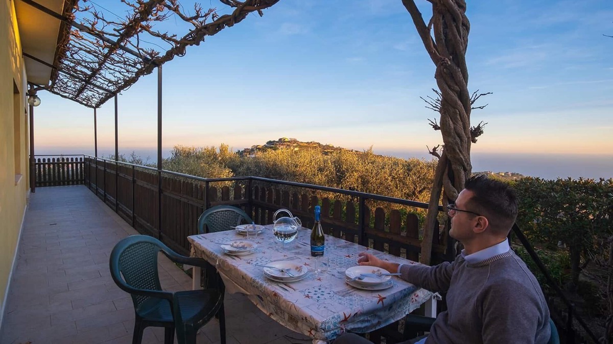 Torrazza Apartment | Flat with sea view inland Imperia | V16
