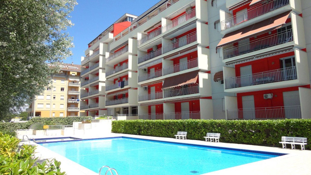 Porto Santa Margherita Apartment | Flat with swimming pool in the city center