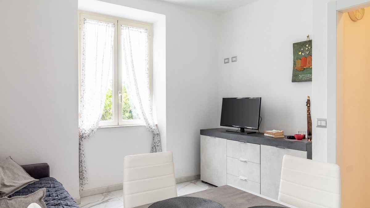 Ripa-Pozzi-Ponterosso Apartment | Apartment 'Casa A Pochi Passi Dalla Versilia' with Mountain View, Shared Garden and Air Conditioning