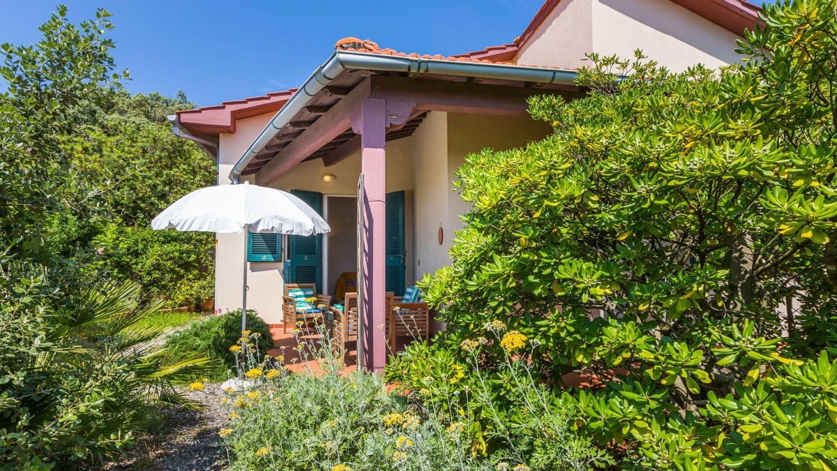 Castiglioncello Apartment | Cosy apartment for 4 guests with patio