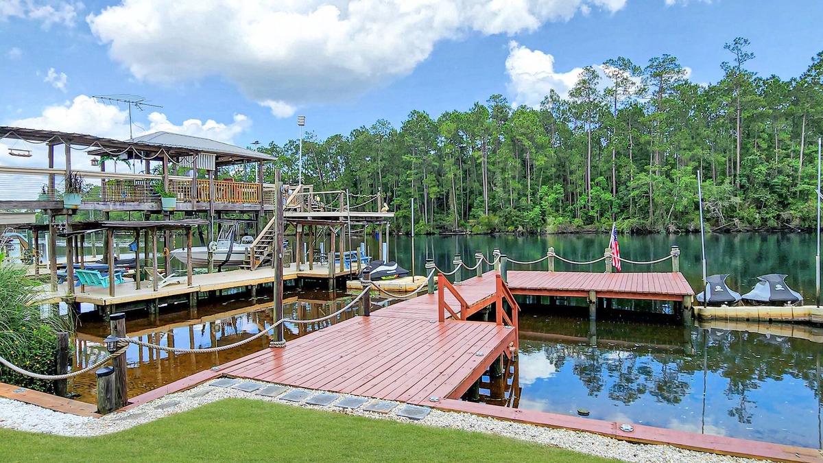 Kiln House | It's 5'O-Clock Here on the Dock! Grill, Chill, Fish, boat, and make memories!