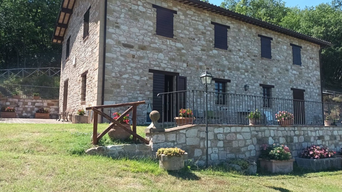 Serrapetrona House | It's pure magic! Dont' miss this unique chance.a beautiful view and an exclusive stay will take yo