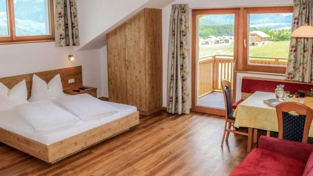Santo Stefano Apartment | Holiday apartment Sankt Lorenzen (San Lorenzo di Sebato) for 1 - 4 persons - Holiday apartment