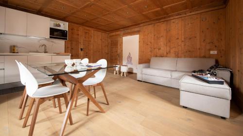 Turri Piano Apartment | Italianway - Dei Sana 8 Yellow Submarine