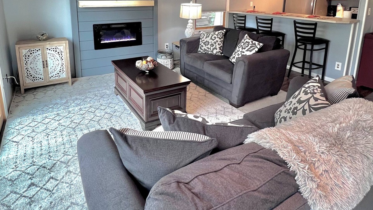 Beech Mountain Condo | It’s a Beech-iful Morning-Walking Distance to Ski Slopes⛷with a View 🏔