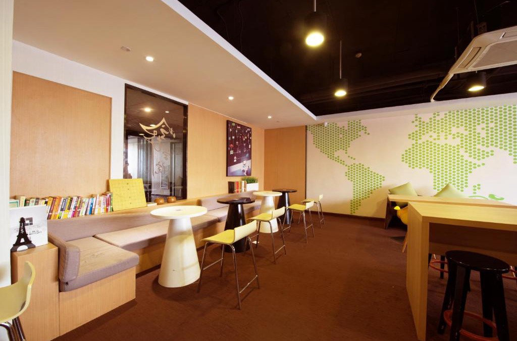 Chongyang Hotel | IU Hotel Chongzhou Qinhe Square