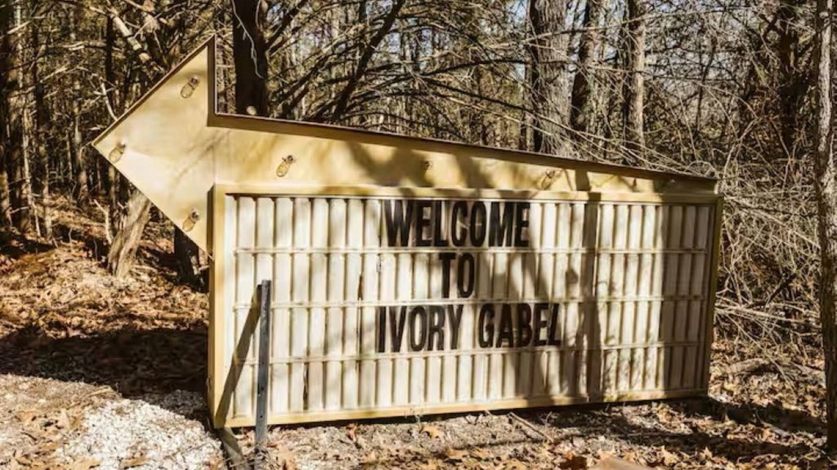 Highlandville Cabin | Ivory Gabel Cabin