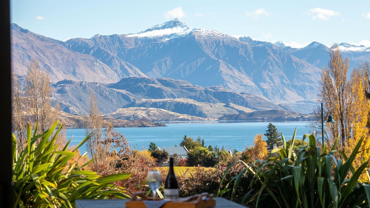 Wanaka House | IVP Island View Place - luxury architect designed with stunning lake views