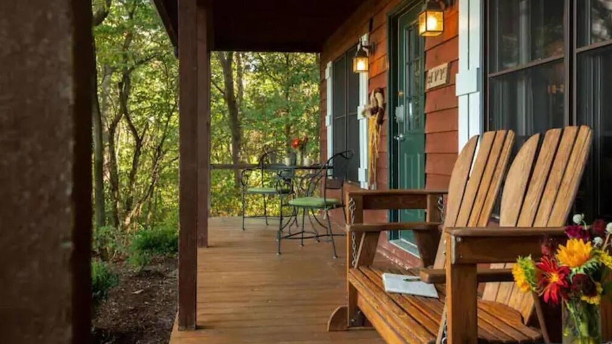 Steeles Tavern Cabin | Ivy Cabin, Hot tub and on site Spa!