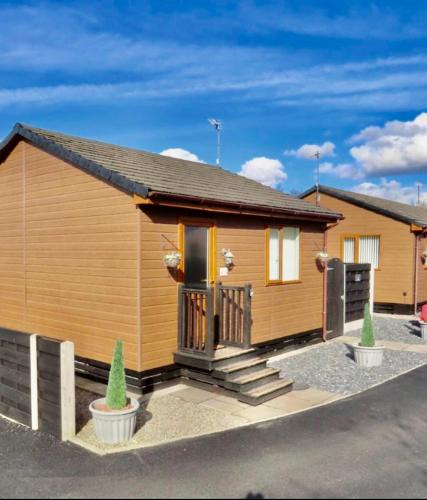 York House | Ivy Cabin with Hot Tub