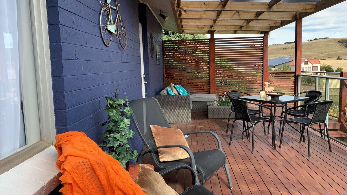 Stanley House | Ivy's@Stanley - 17 Pearse St . Modern one bedroom home