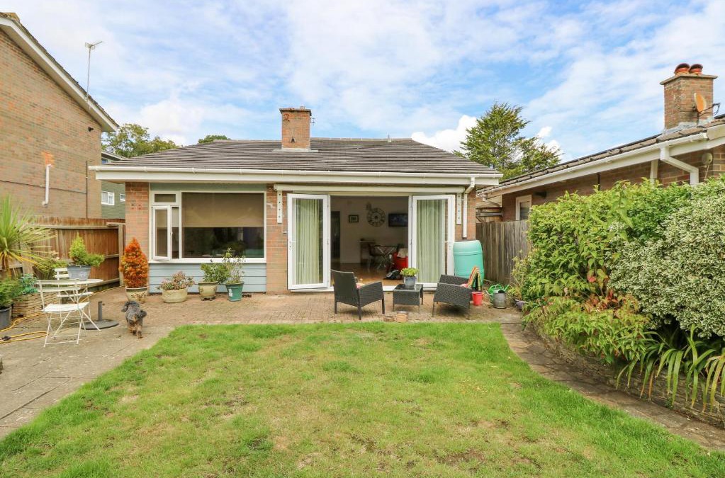 Highcliffe-on-Sea House | Ivys Place