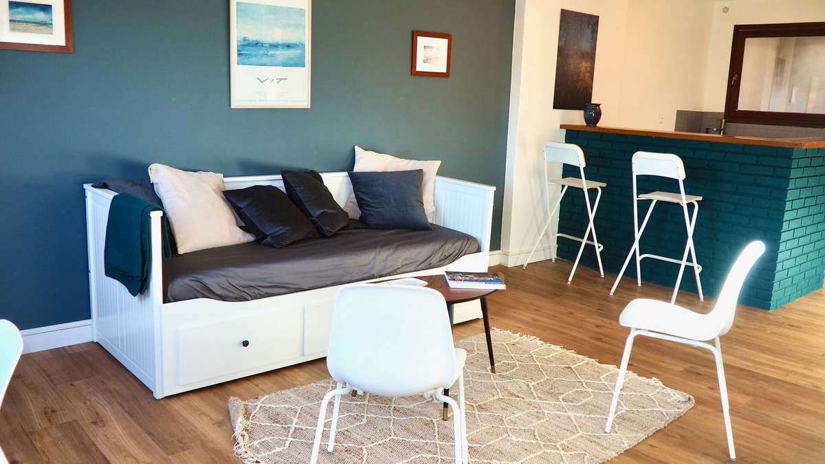 Quartier du chateau Apartment | Izar YourHostHelper