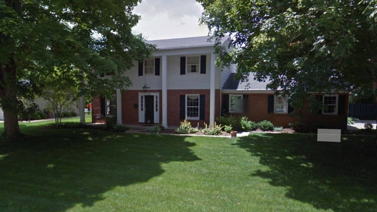 Columbus House | J & N Spacious & Cozy Home, Columbus Indiana