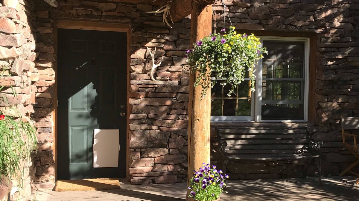 Hoback Junction House | Jackson Hole. Just 9 Miles South Of Town