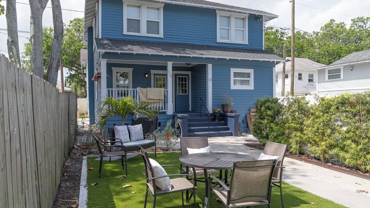 Historic Uptown Apartment | Jackson St Blues Urban Oasis in Historic Uptown St Petersburg FL