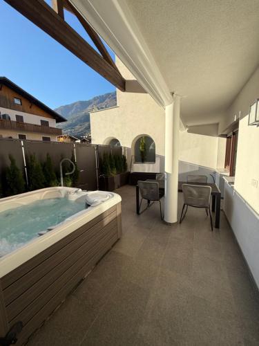 Plaus Apartment | Jacuzzi Suite Appartement bei Meran